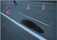 国道１８号藤塚町で路面陥没