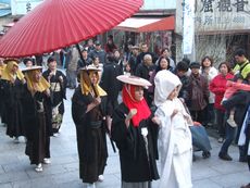 でかい！６０キロの巨大団子／たかさき春祭り