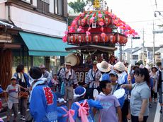 山車神輿が巡行／よしい祇園まつり