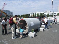 土木建築フェア／工事車両・乗車体験に長い列