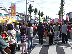 しんまち商工祭・大道芸まつりにぎわう