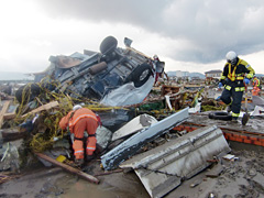 高崎市等広域消防局被災地で救助活動