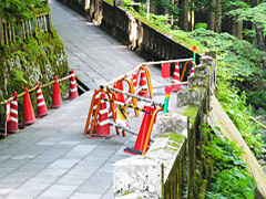 榛名神社参道の法面が崩落