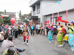 しんまち大道芸まつり・商工祭にぎわう