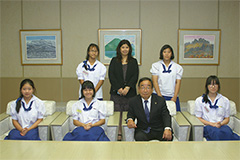 タイの中学生らが市長を表敬