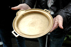 明治33年7月に発行された小島鐵工所の商品パンフレットに掲載された鍋。信田の鍋はこれを使用